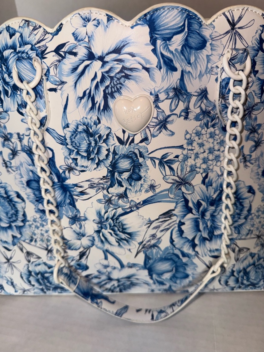 Betsey Johnson Blue and White Floral Scalloped Shoulder Tote - Picture 7 of 8